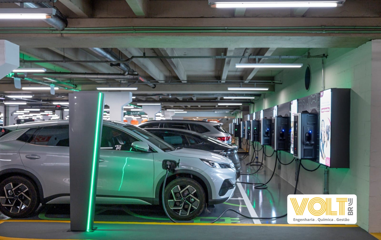 Foto do artigo O Guia Definitivo: Seu Condomínio suporta Ar-Condicionado e Carros Elétricos?